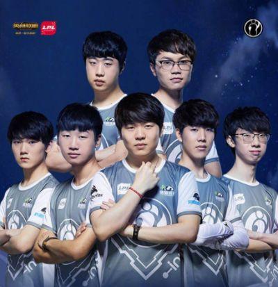 先背身护球 先背身护球